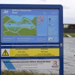 Zevenhuizen – Willem-Alexander roeibaan – 2023-09-21-Zevenhuizen-Waarschuwing op bord voor blauwalg op willem-alexanderbaan in Zevenhuizen