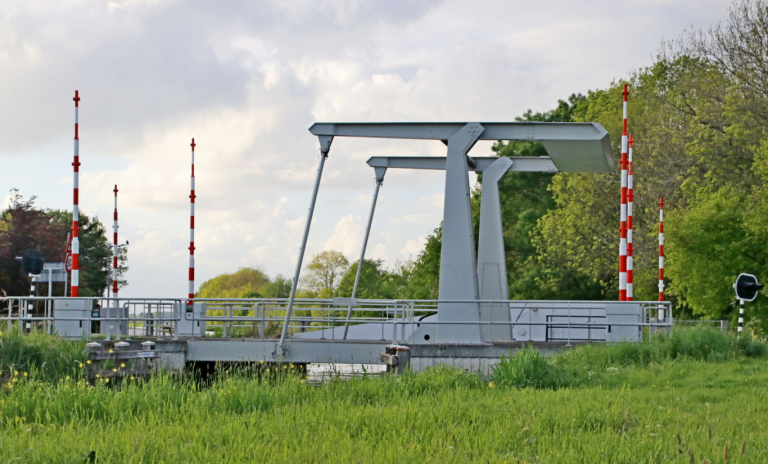 Update : Groenewegbrug bij Nesselande weer open voor vaarverkeer