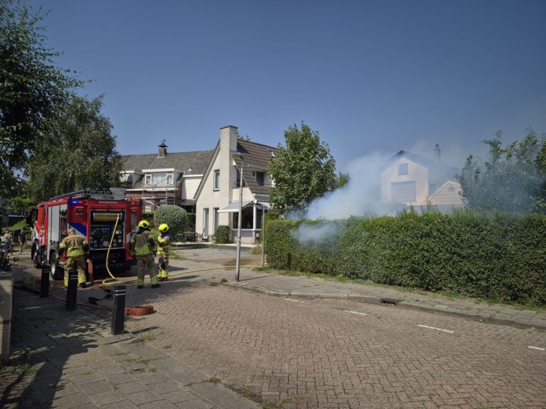 Brand in achtertuin woning Kerklaan Nieuwerkerk
