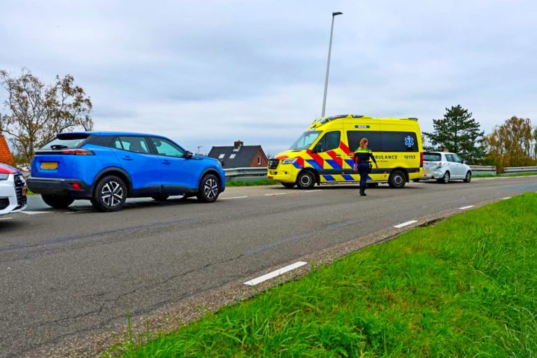 Vrouw lichtgewond geraakt bij aanrijding Schielandse Hoge Zeedijk Moordrecht