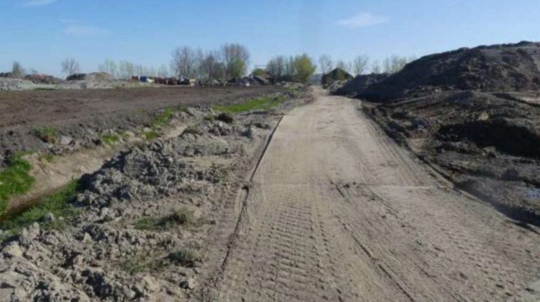 Gemeenteraad niet akkoord met legalisering opslag grond en materieel langs Middelweg
