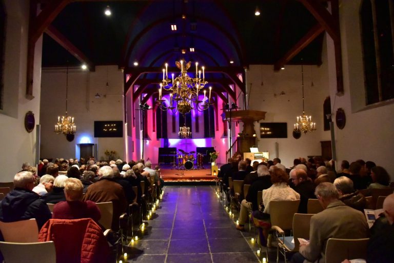 Cortelande krijgt eigen muziekstuk tijdens Flying Eagle Concert bij kaarslicht