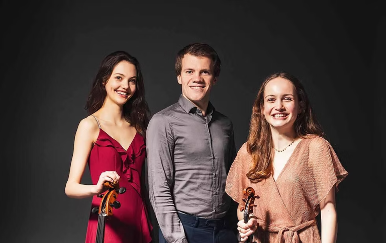 Muziek met een hart – Jong talent brengt warmte en troost in Nieuwerkerk