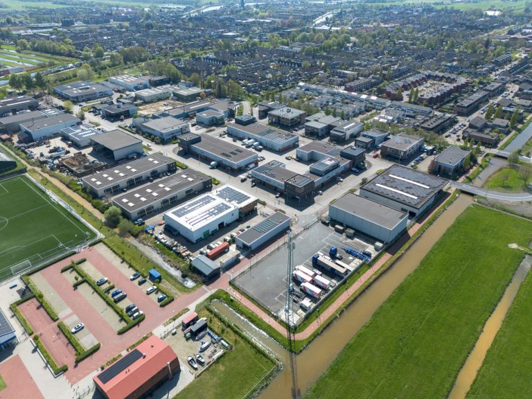 Moordrechtse bedrijven leggen samen bijna 800 zonnepanelen