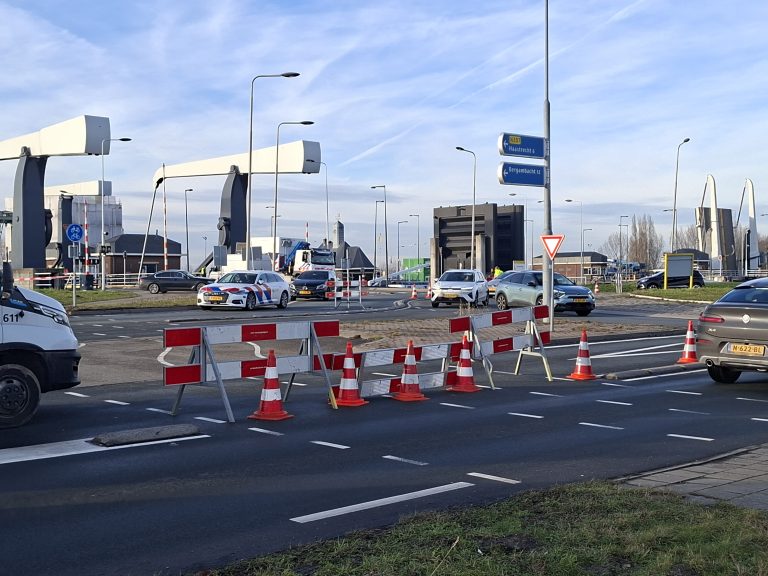 Julianasluis afgesloten ivm ernstig ongeval eerder deze dag.