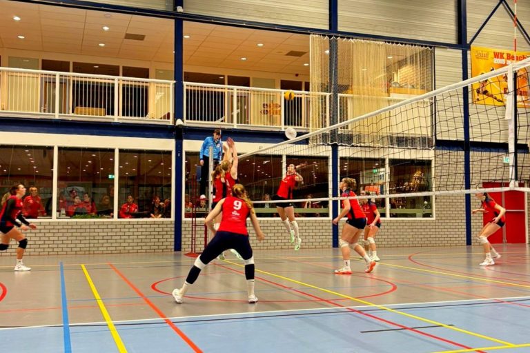 Dames Villa Dorrestein ZVH op koers