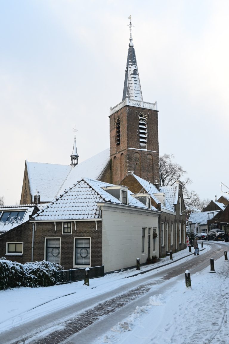 Dorpskerk Moordrecht in de sneeuw