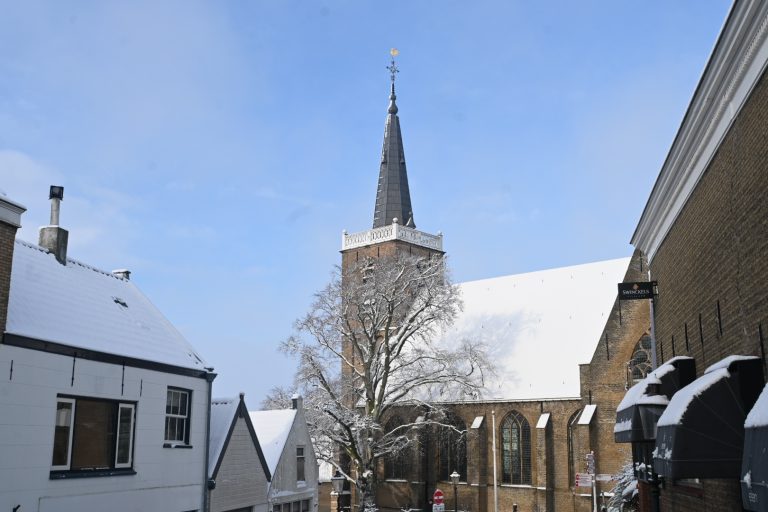 Dorpskerk Moordrecht in de sneeuw