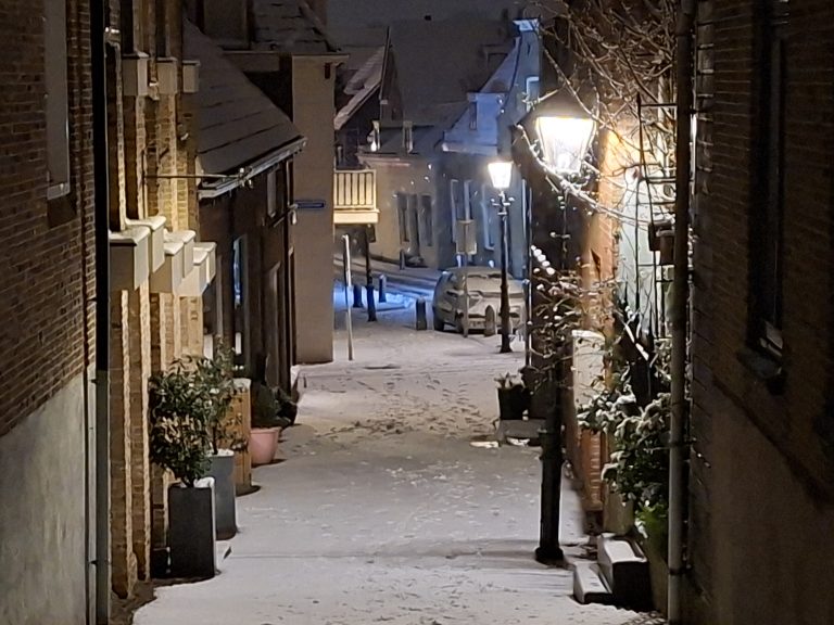 Sneeuw in de Vissersteeg Moordrecht