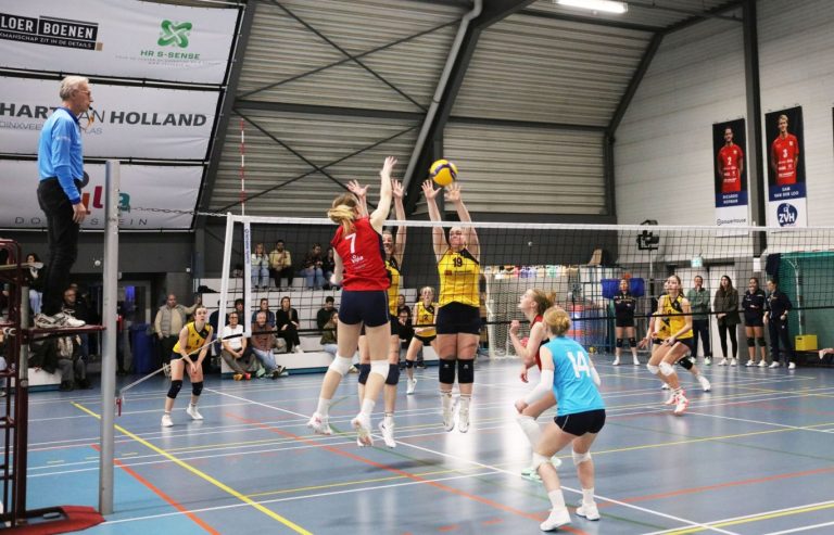 Dames Villa Dorrestein ZVH laten zich verrassen door het blok van Dosko