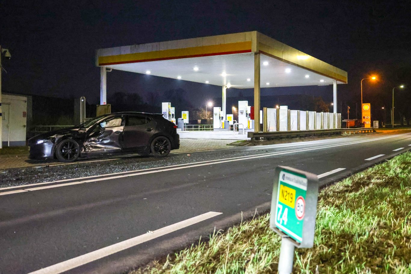 Ravage na aanrijding op N219 in Nieuwerkerk