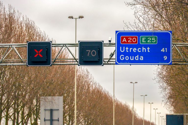 Boete voor doorrijders rood kruis tijdens aanrijding A20 Nieuwerkerk