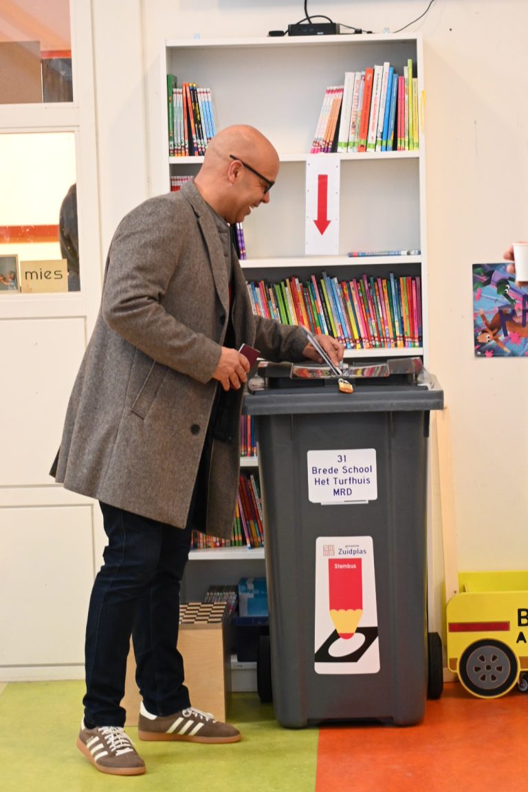 Verkiezingen 2026 gemeenteraad in school van Moordrecht