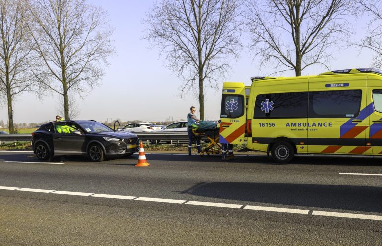Verkeerschaos na aanrijdingen A20 en N219