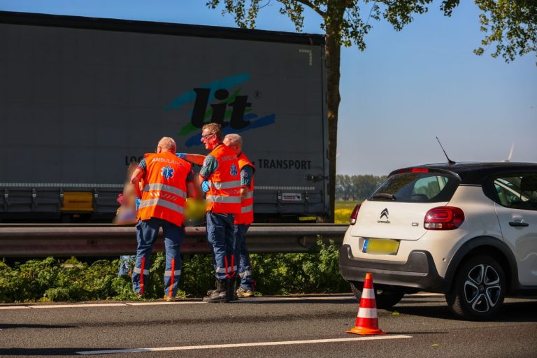 Meerdere voertuigen in botsing A20