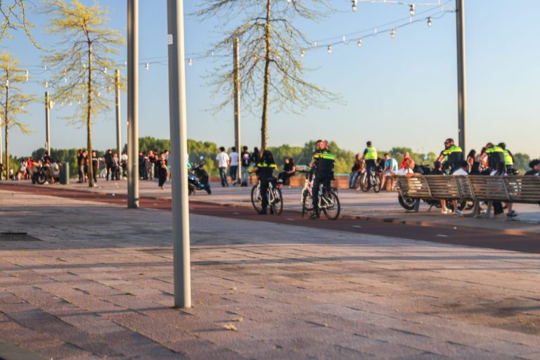 Veel politie op de been bij strand Nesselande