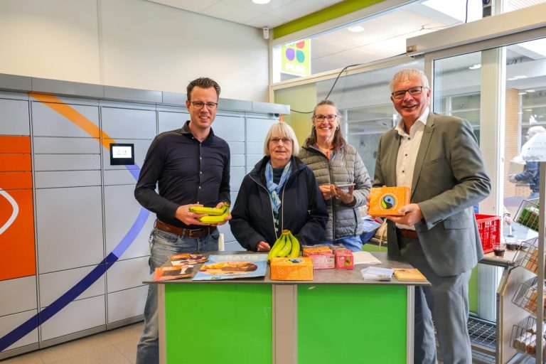 Fairtrade actie met wethouder de Haas
