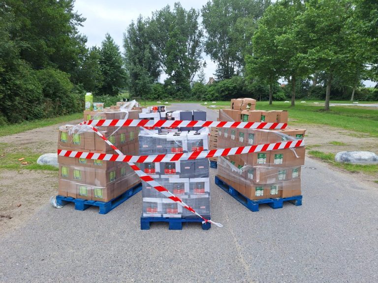 Pallets vol yoghurt gedumpt op parkeerplaatsen in Zuidplas