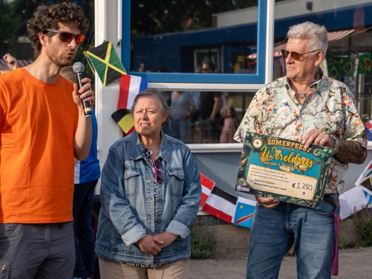 Montessorischool overhandigt € 2.500 aan goede doelen na geslaagd Zomerfeest