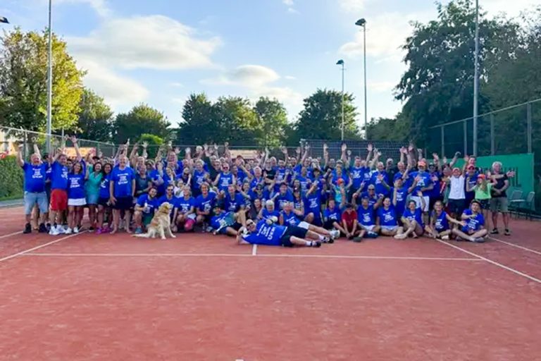 Tennis- en padelevenement in Zevenhuizen haalt geld op voor kankeronderzoek