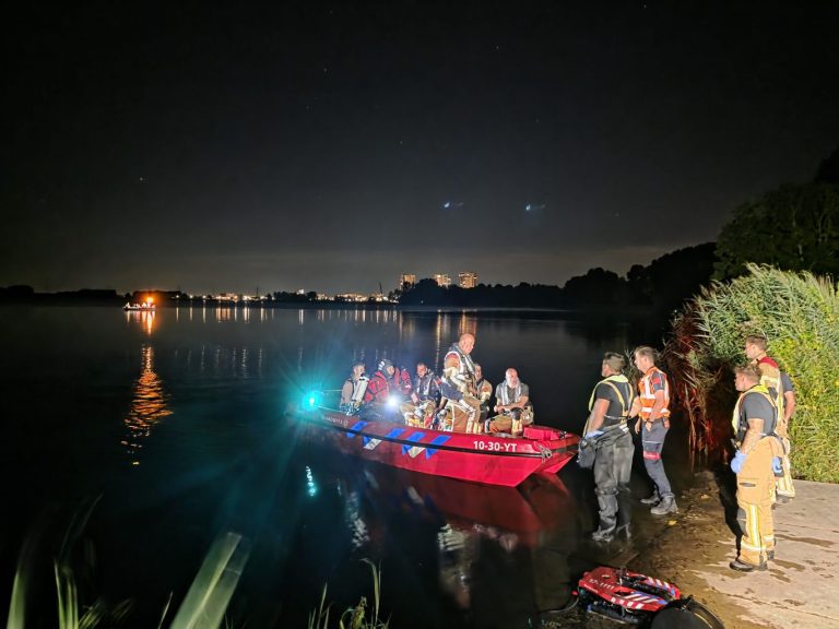 Grote zoektocht op Zevenhuizerplas, vermist persoon veilig gevonden