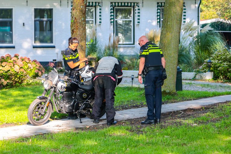 Motorrijder mist bocht Middelweg Moordrecht en valt