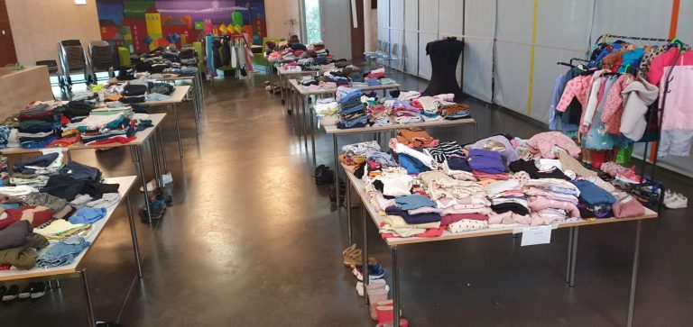 Volle tassen bij drukbezochte kinderkledingbeurs