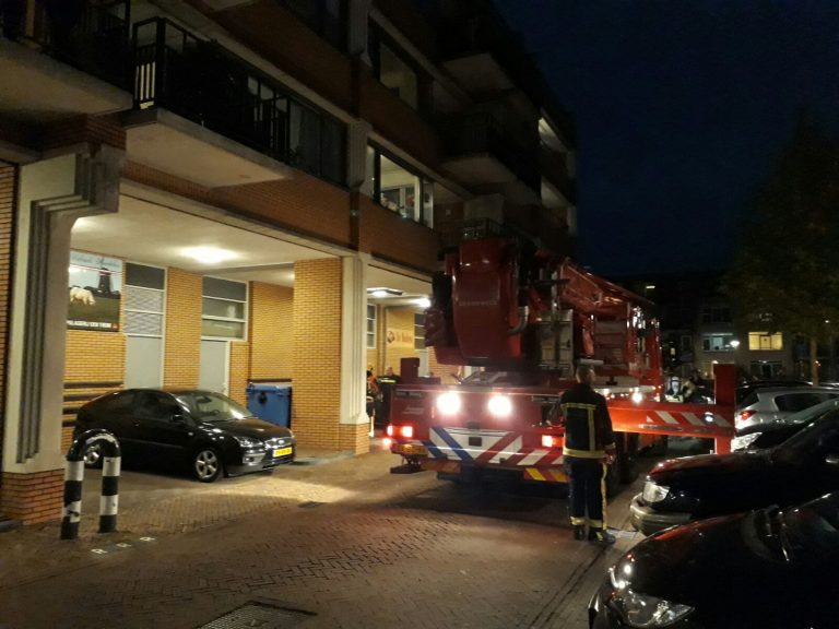Brandweer rukt uit voor vuurkorf op balkon in Dorrestein