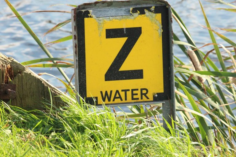 Dunea en Oasen houden prijs drinkwater gelijk aan 2019, vastrecht iets duurder bij Oasen