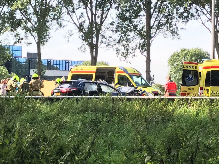 Traumahelikopter landt op A20 Nieuwerkerk vanwege ernstig ongeval